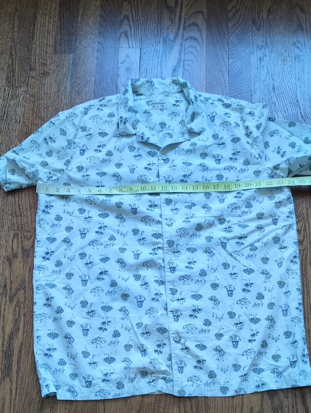 Life Is Good Men's Short-Sleeve Button-Up Shirt with Mushroom Print - Picture 5 of 9